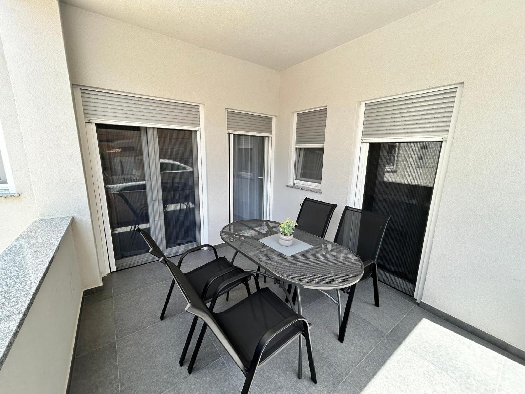 Apartments Dobrenic Vodice Exterior foto
