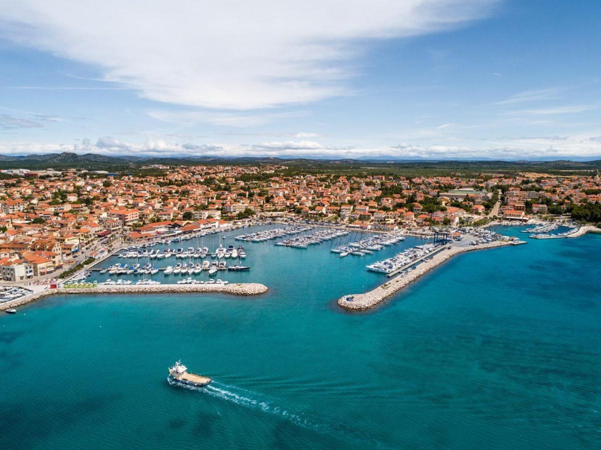 Apartments Dobrenic Vodice Exterior foto